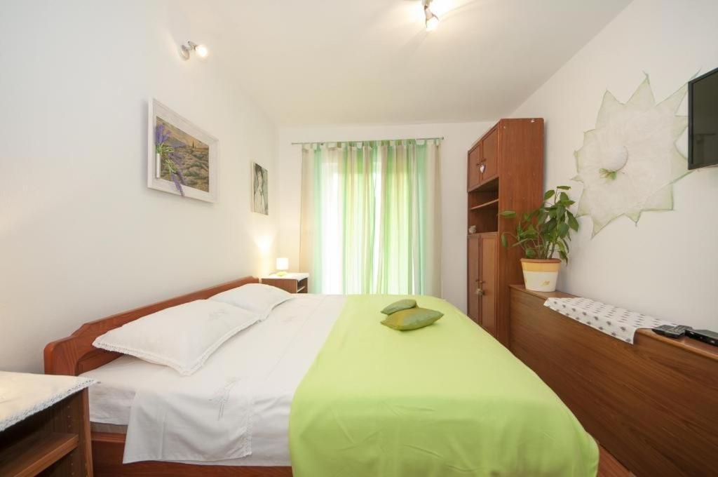 Apartments Kalajzic ปูชิสชา ภายนอก รูปภาพ